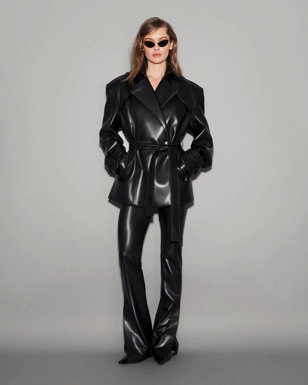 VEGAN LEATHER SHORT OVERSIZED
TRENCH